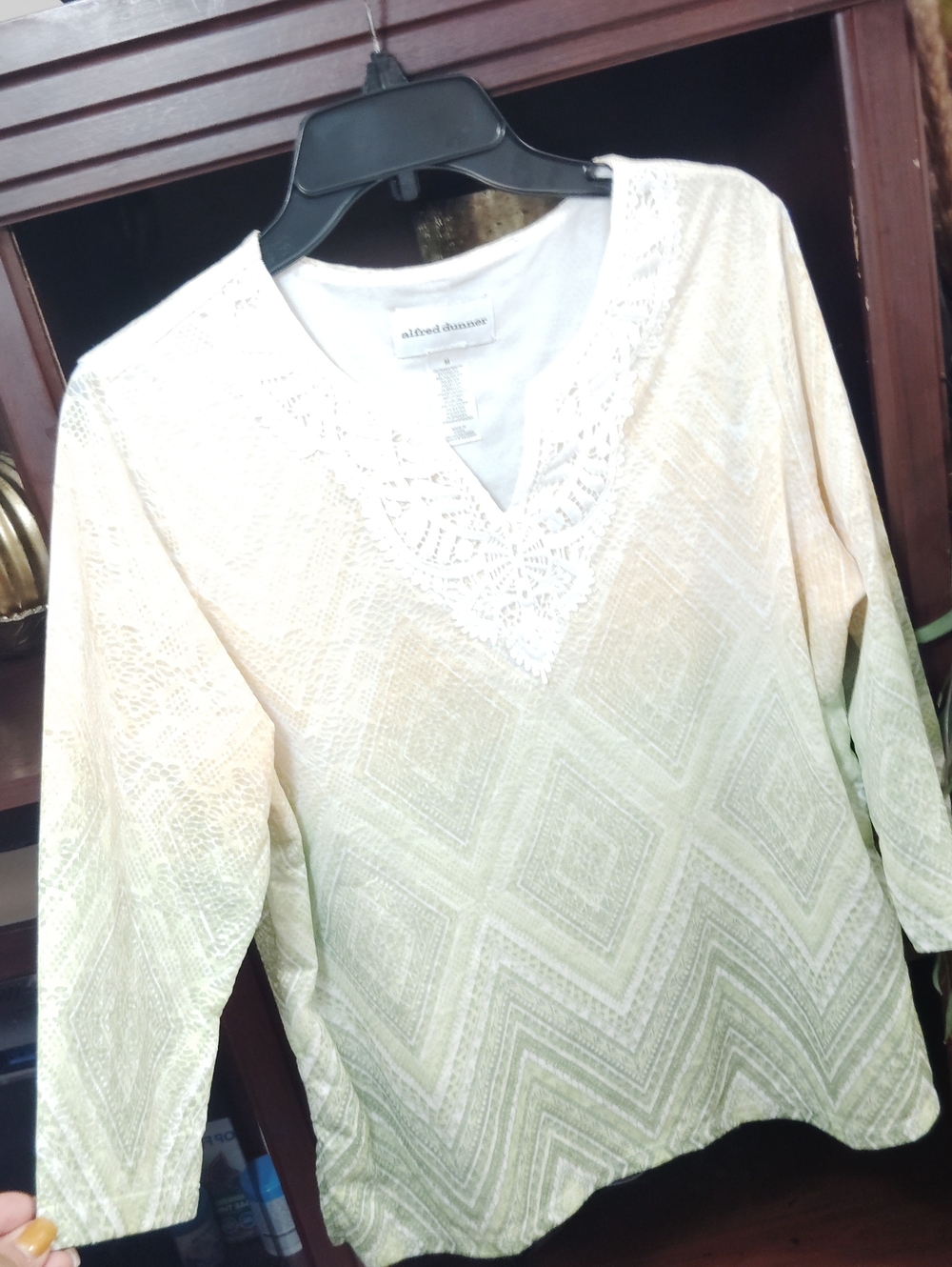 Alfred Dunner Cream-to-Green Ombre Lace V-Neck Long Sleeve Top